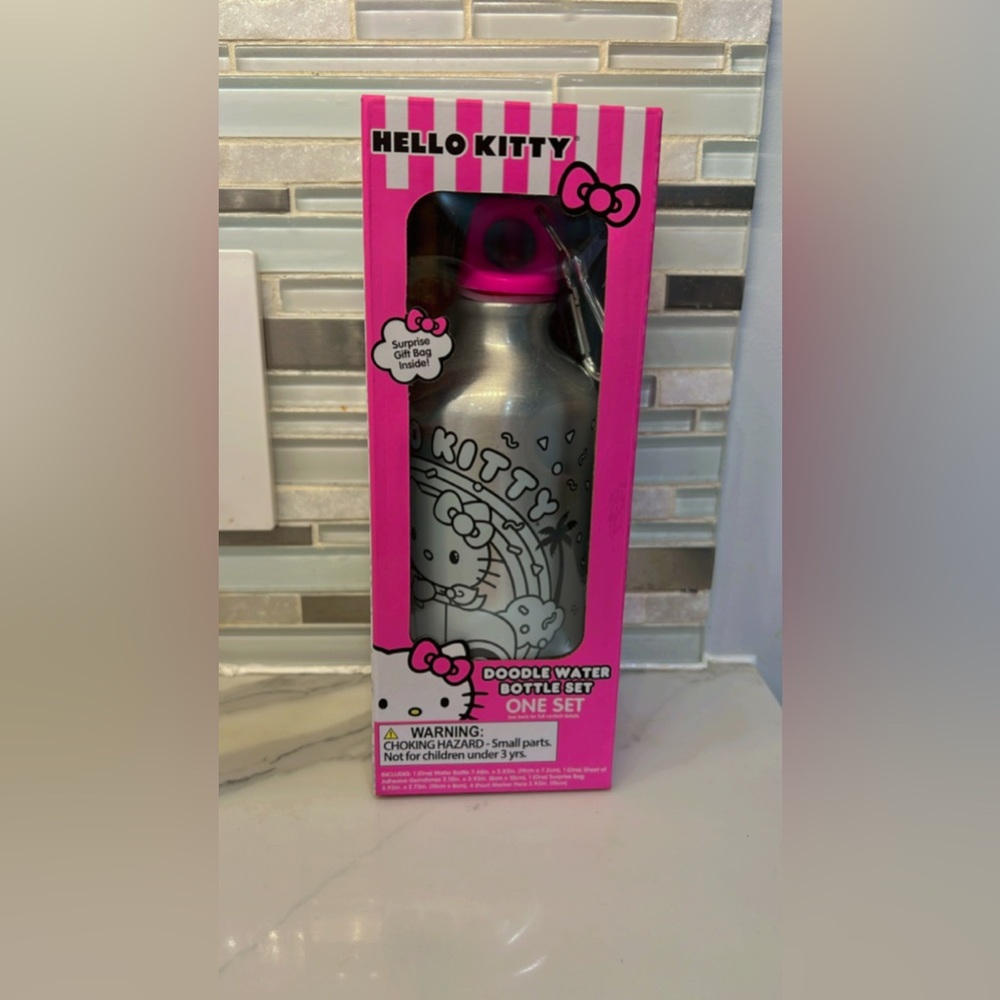 Water battle hello kitty